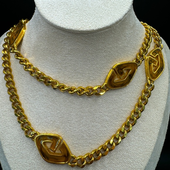 LOT 1540 18K gold plated Givenchy long necklace with charms - Picture 1 of 16